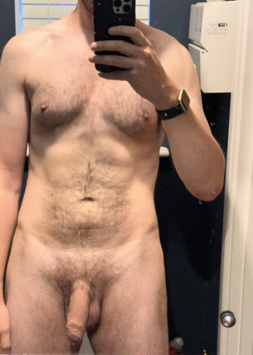 Any lads wanna compare body/cock?