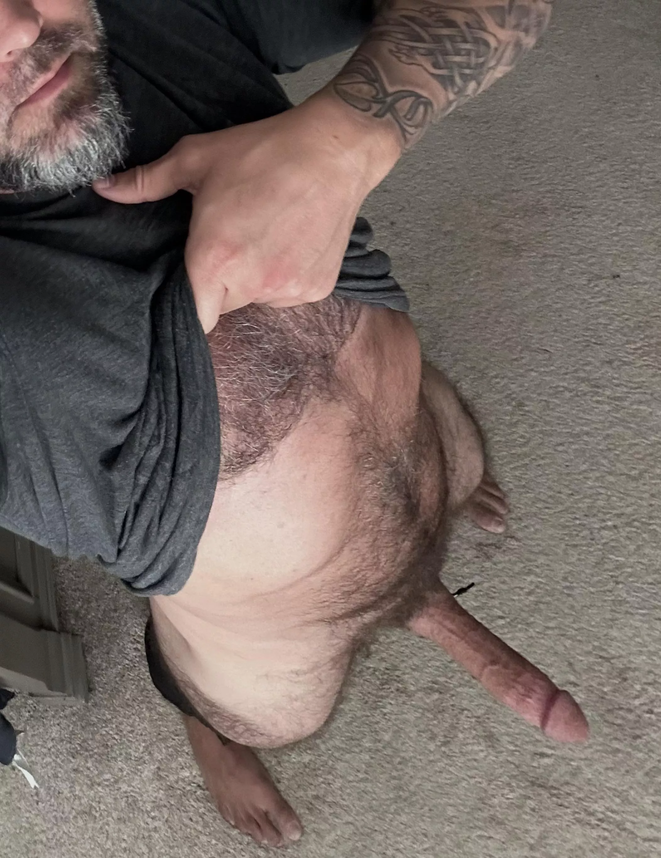 Back from working out. Would u hit on your dads (46)yr old best friend if u saw him staring at u at the gym?