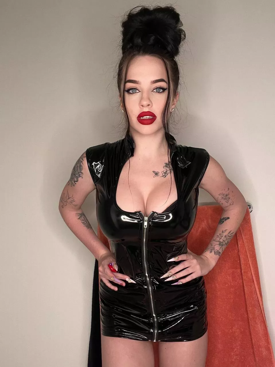 Bow down and be my good boy !