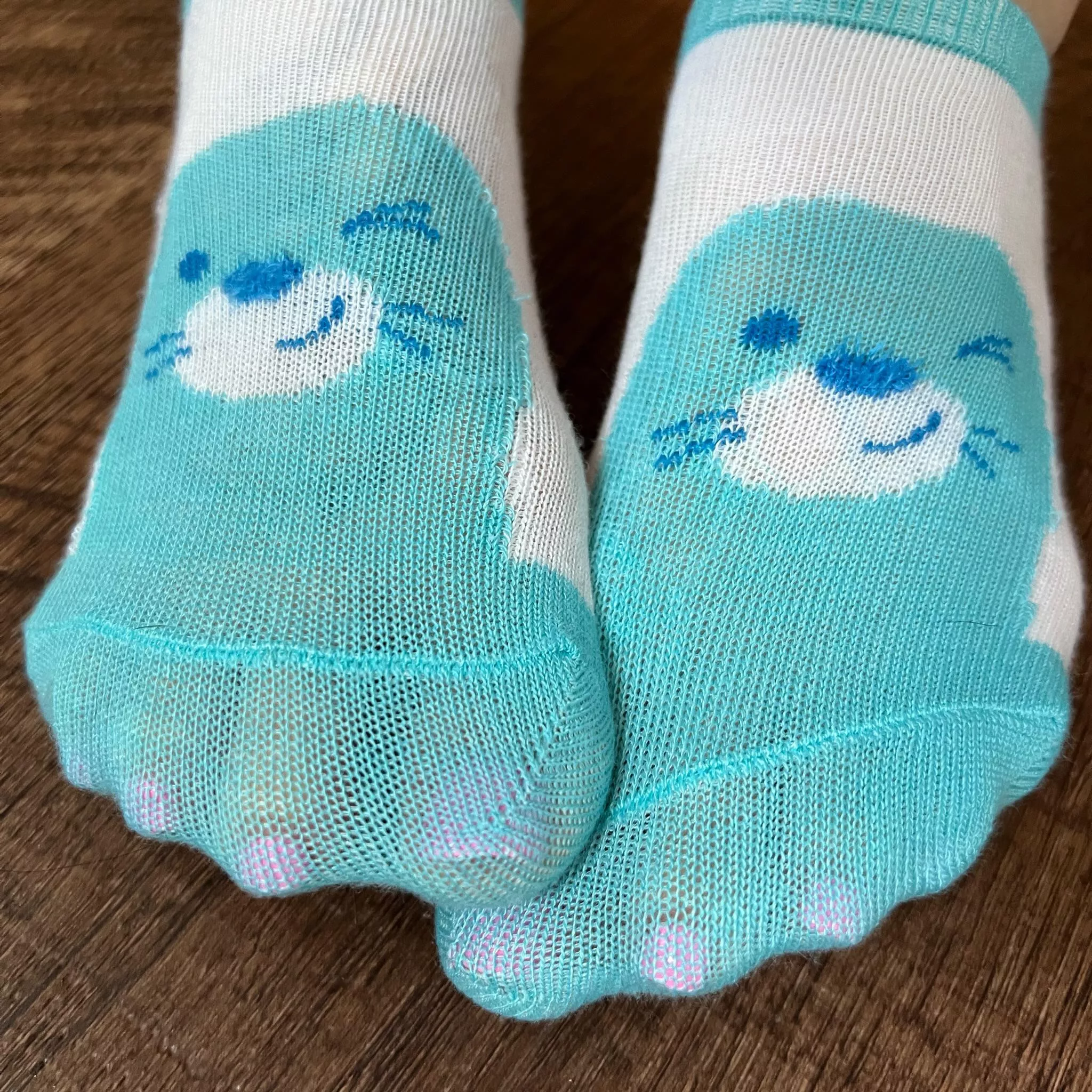 Do you like my socks? [F]