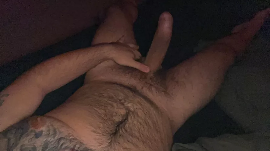 Does seeing my thick uncut cock make you horny? 😏