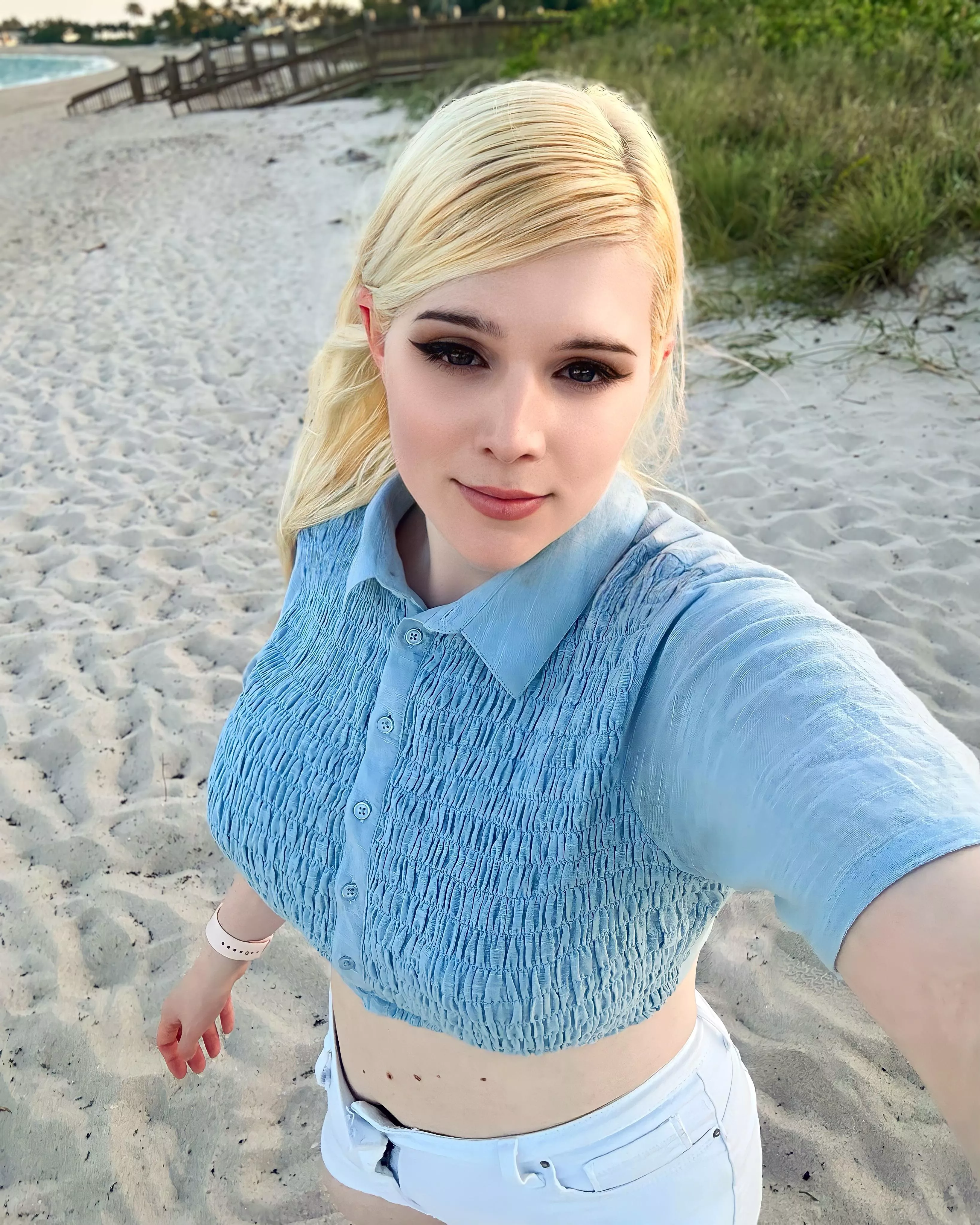 Femboy beach adventures 💖