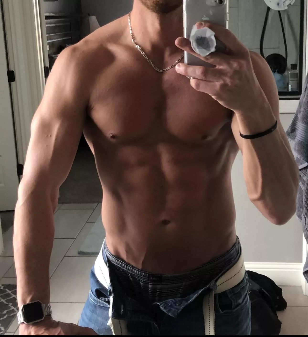 First ever Reddit post. Any Females think I should keep posting. A little shy but love to chat.