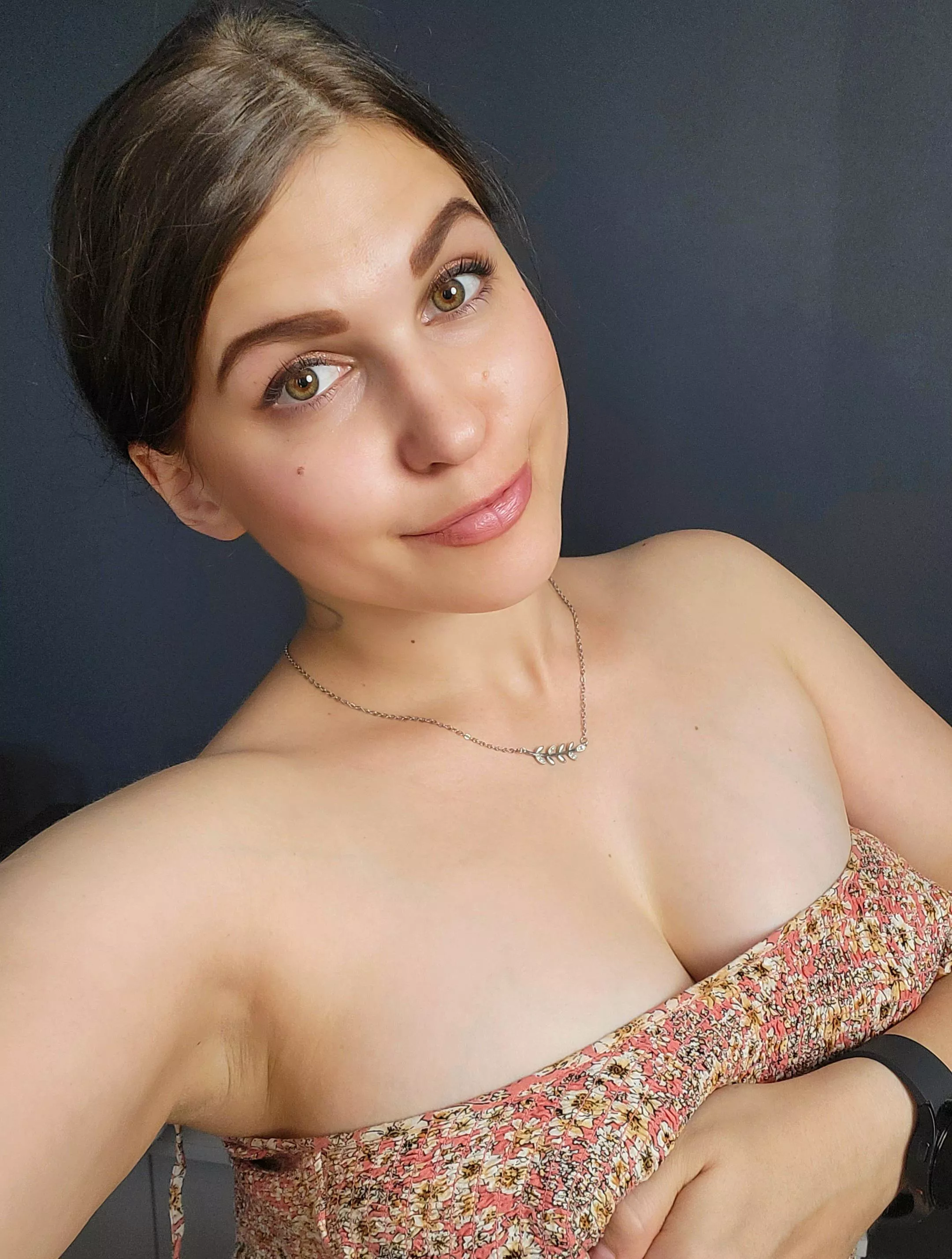 Hey, welcome to my show at @chaturbate [Tiny_hat] 😛