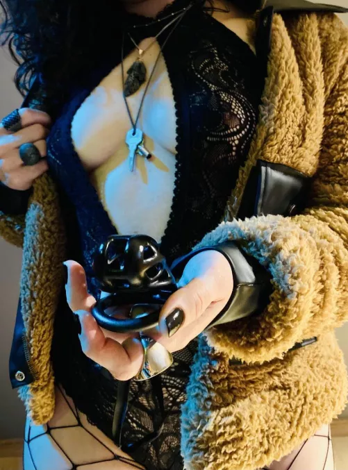 I know there are many of you who want to be locked up, but I want to know who actually has the guts.