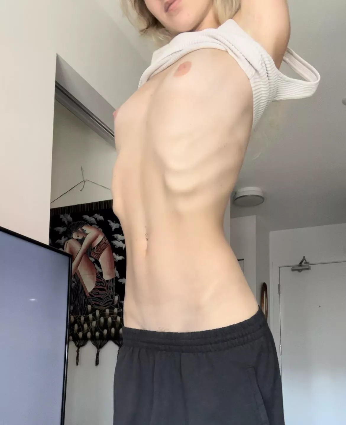 i should wear less baggy clothing 😅