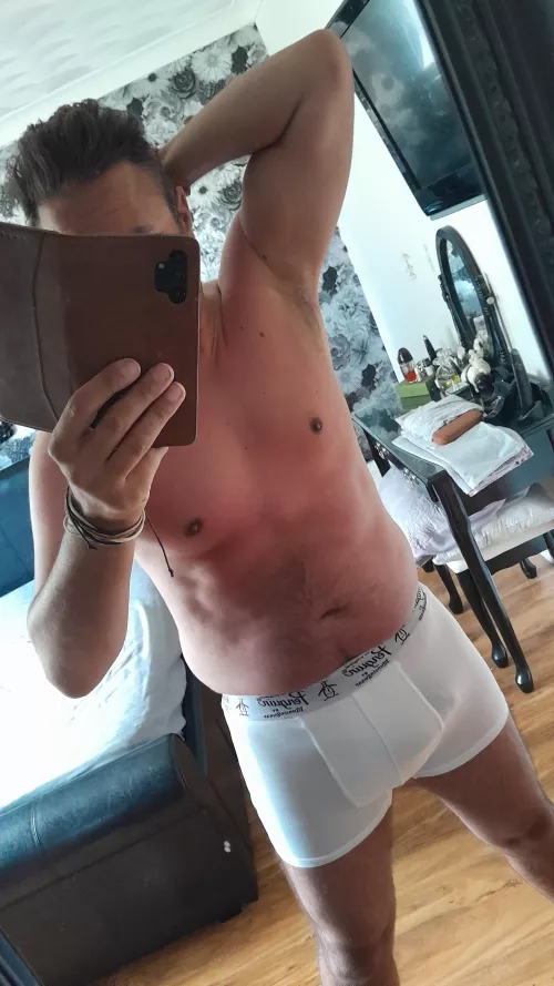 Is 44 considered too old to still be taking mirror selfies? 🤳😁