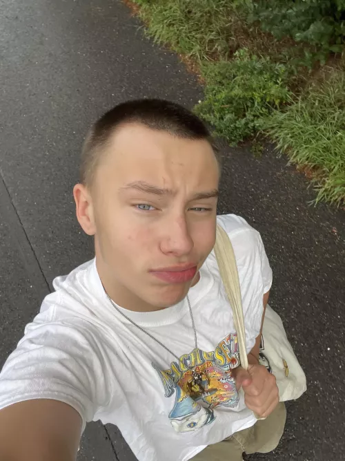 Is there anyone here, that finds me attractive?