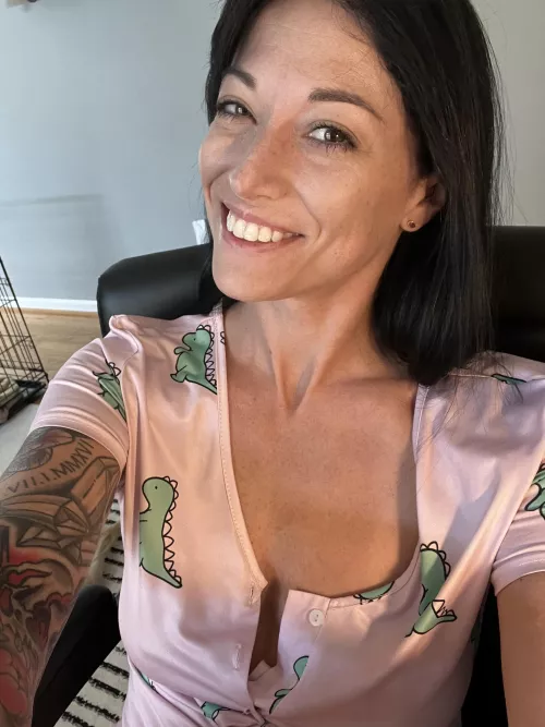 Lots of freckles showing and more to be discovered 😉