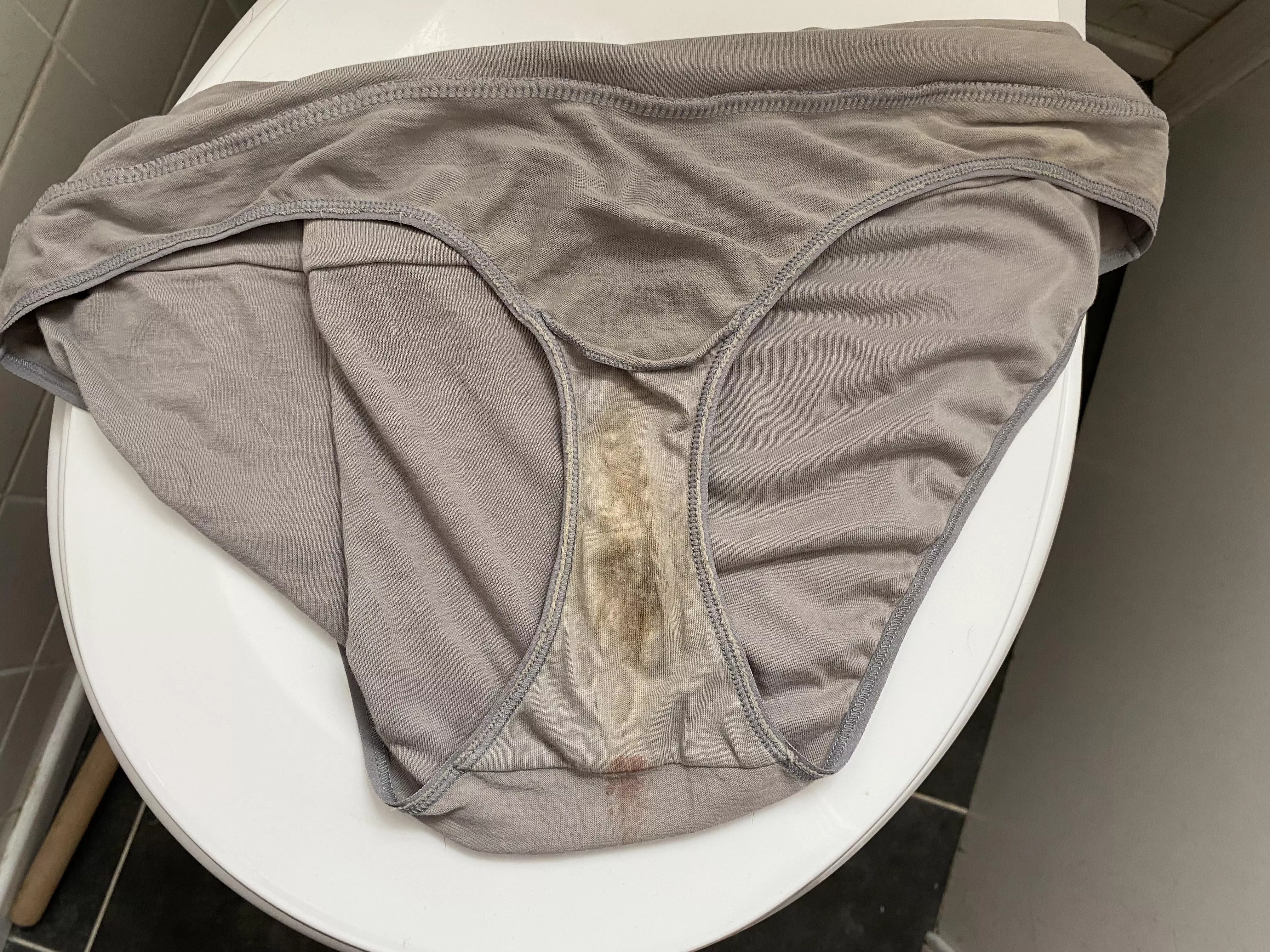 Wife’s granny panties fresh from the hamper. Nice stains