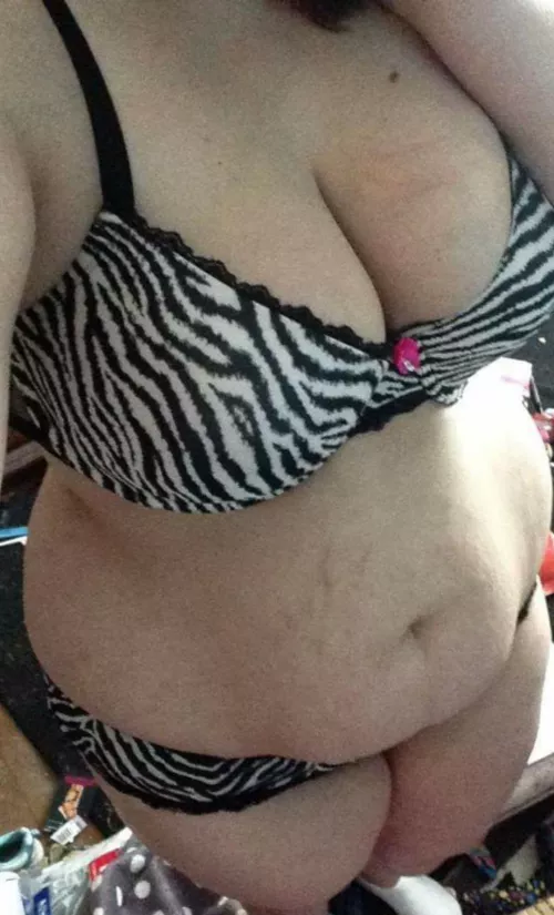 You gotta feed me before you fuck me 🥵