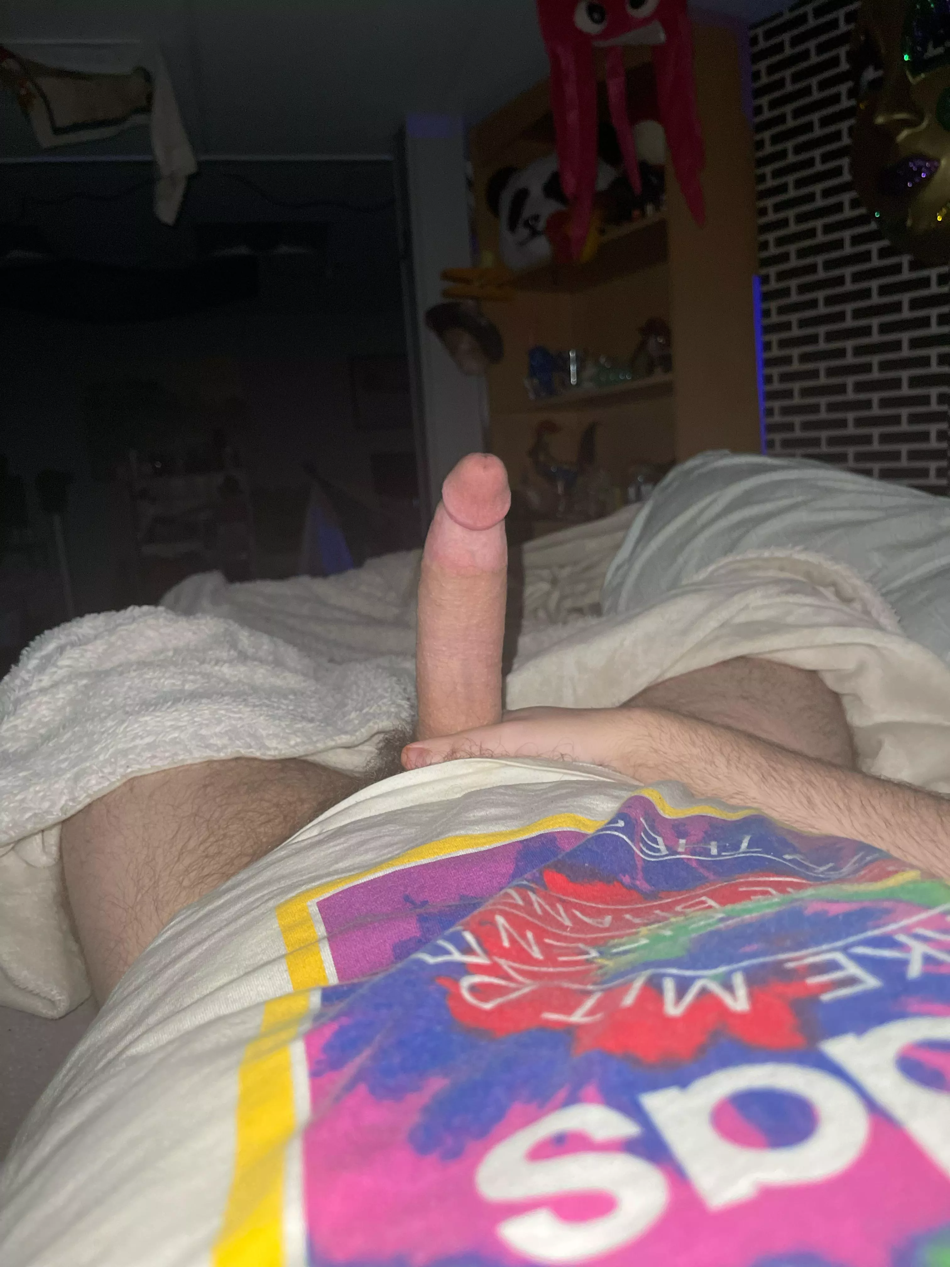 20 M Dm me if you want to watch me cum and have a nice dick or ass