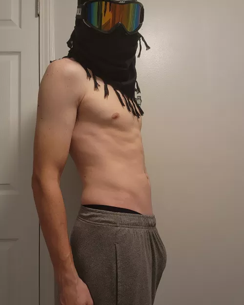 Bulging grey sweats, what more is there to say? 🤷