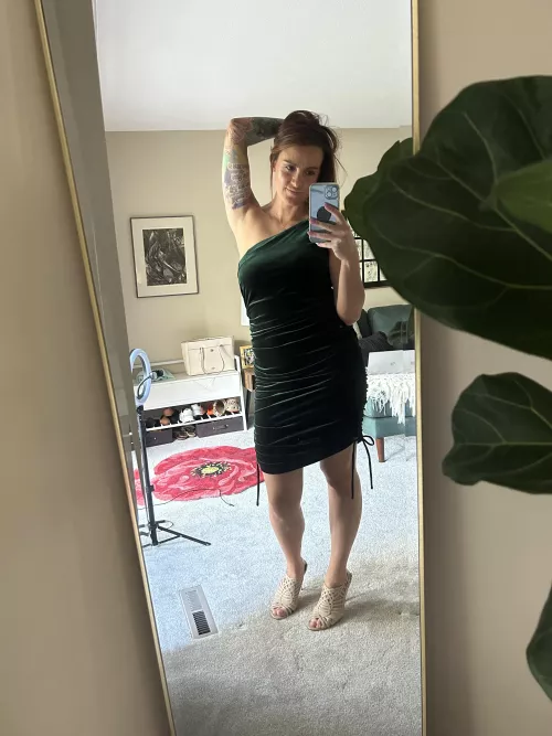 Feeling sexy in today. [F]