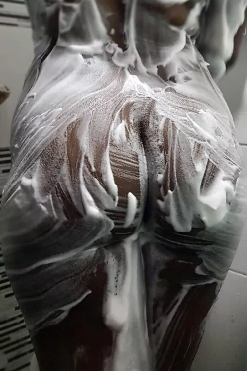 Follow me into the shower 👀