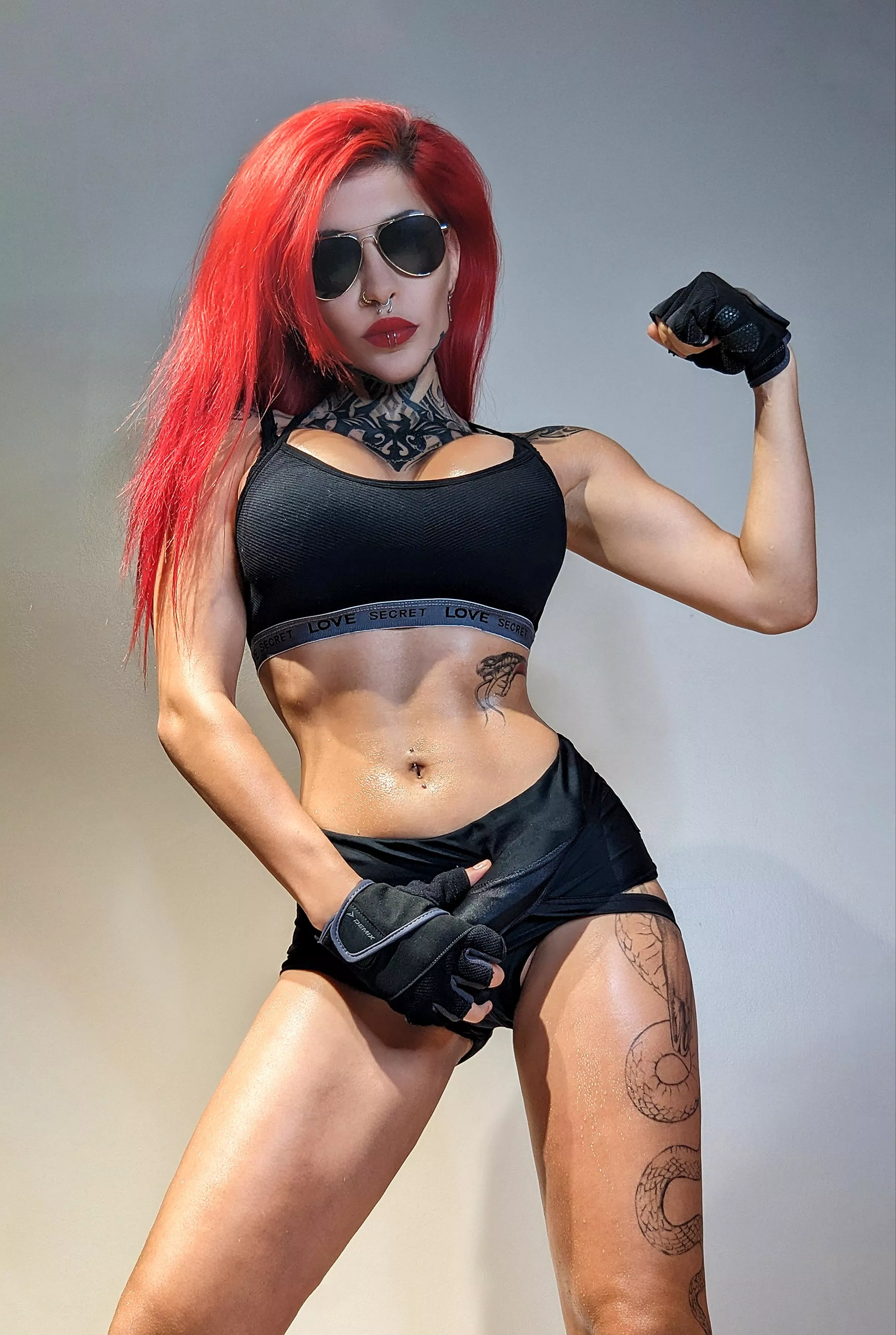 Get sweaty and get pegged with the mistress of the gym