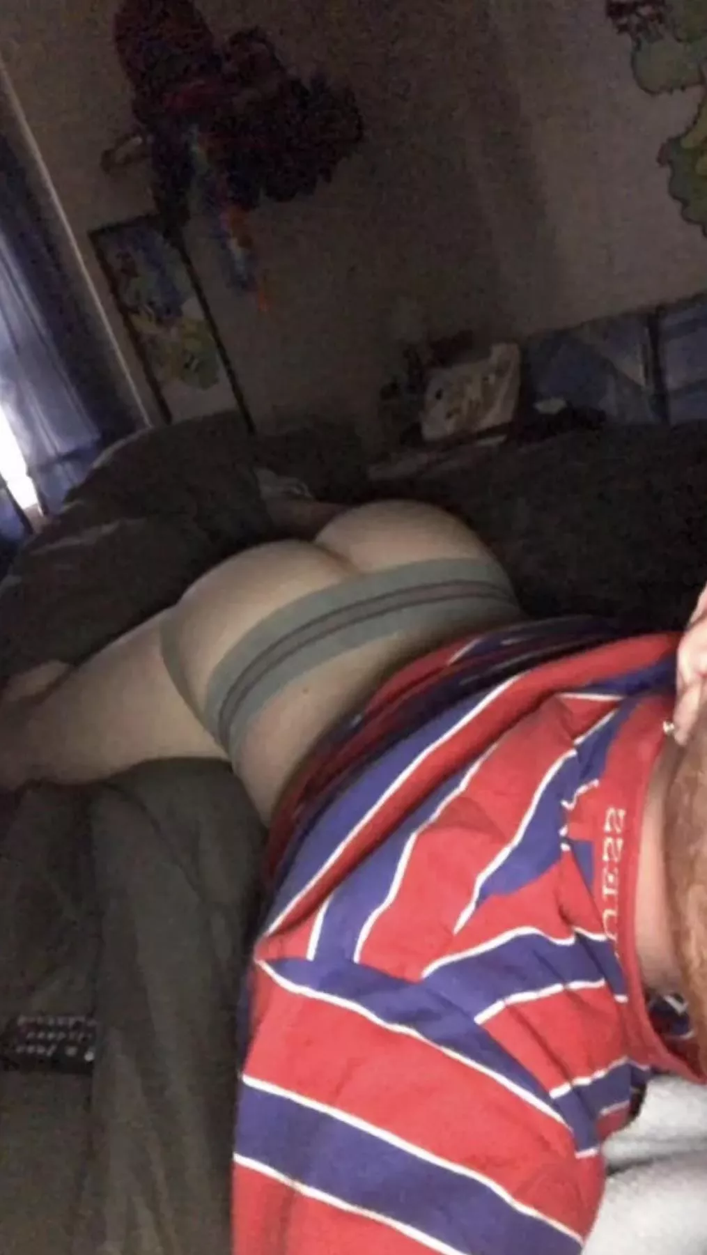 Hmu, @ blake8109 college jock, muscles+ dom+ kinky af+ verbal+ must show face, be chill I’m into a lot