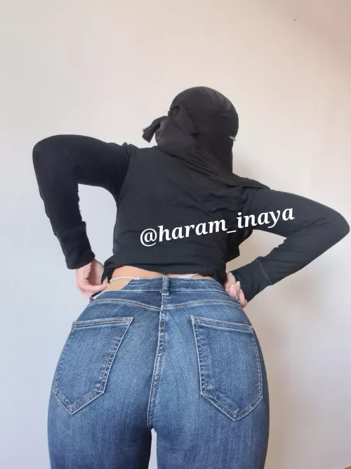 I bet you never seen a hijabi girl selfwedgie in jeans!
