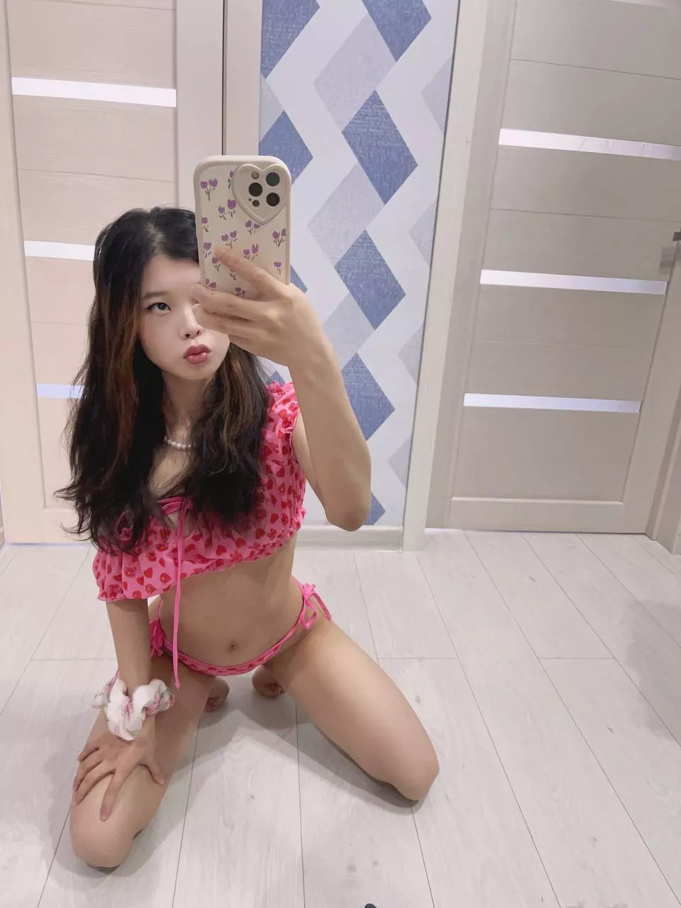 I love selfies in the mirror