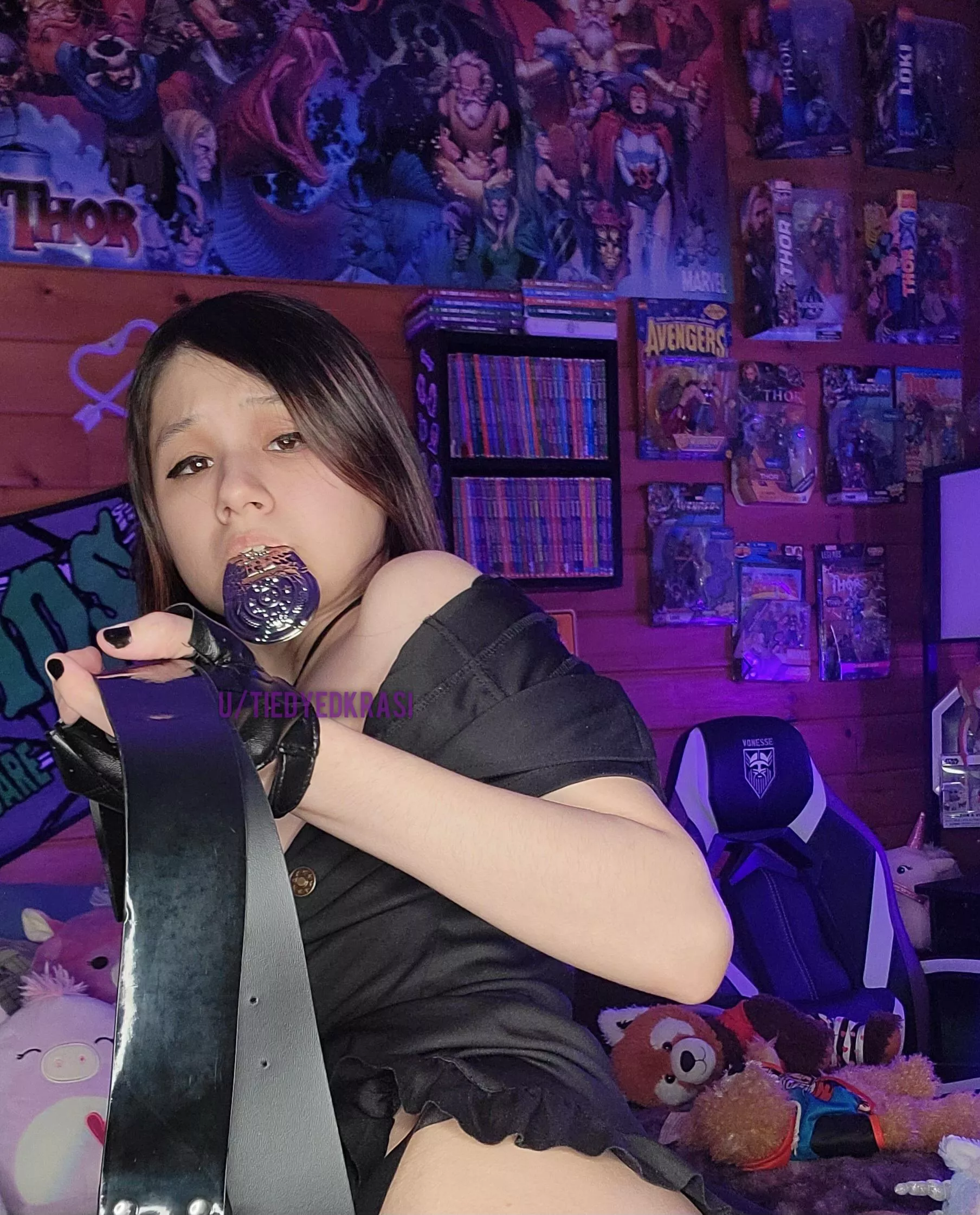 I wager you'd like to get to know a [F]reaky, dorky Asian chick like me