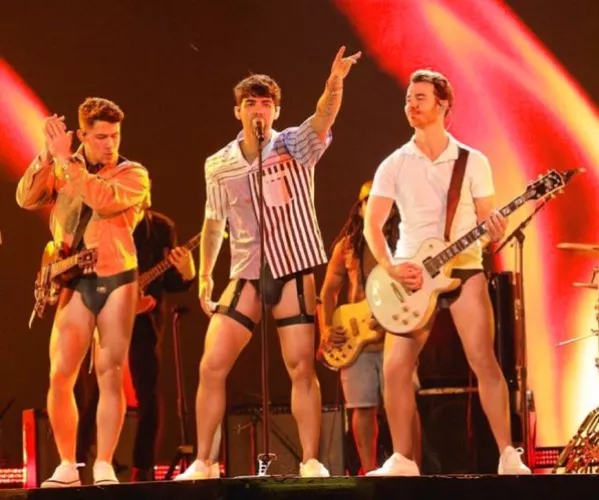 I'd sniff all 3 of their junk. (Jonas Brothers)