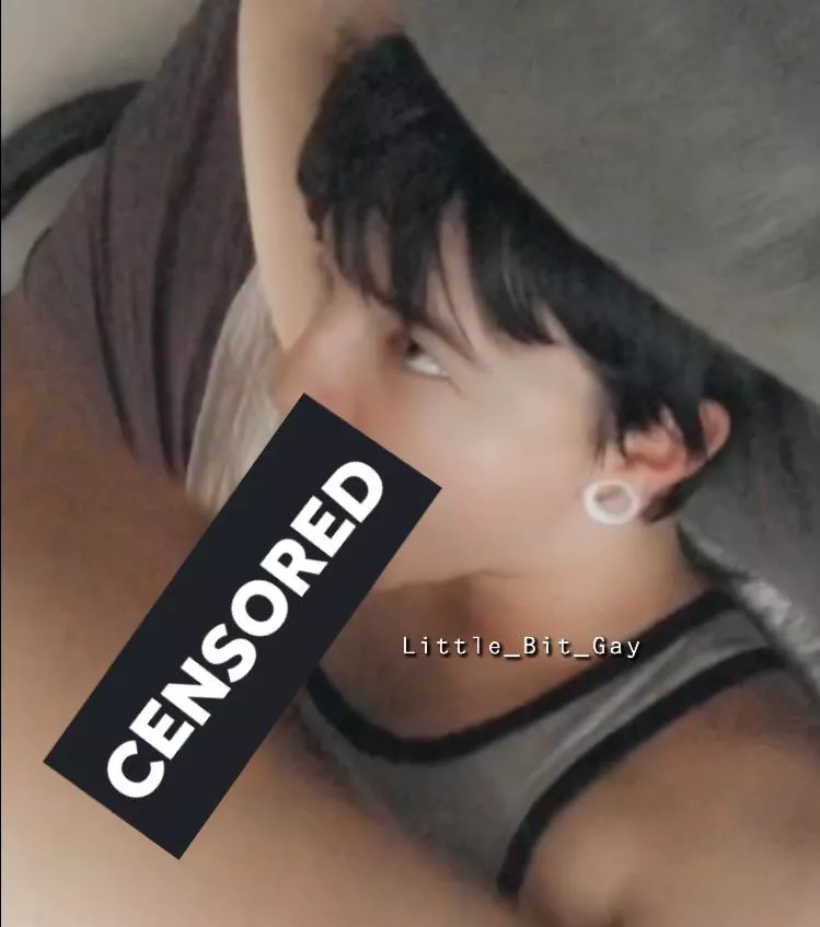 Just a boi who enjoys having a big cock in his throat 🥵