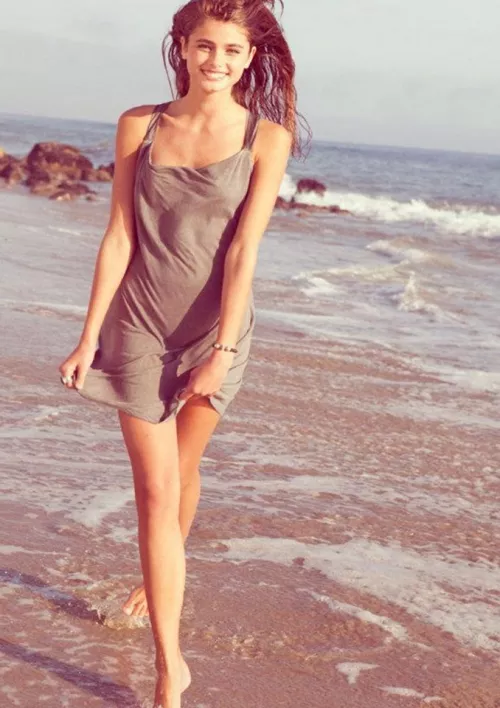 Latest Victoria's Secret Model to earn her wings - Taylor Marie Hill