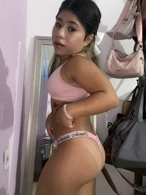 Pleasure in a extra petite package 😛 4 feet tall F26