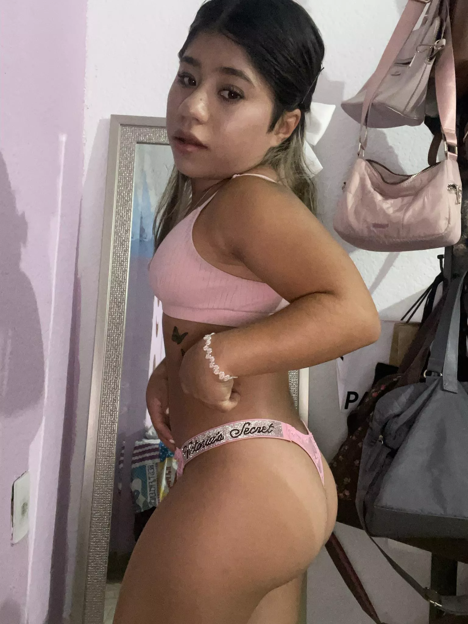 Pleasure in a extra petite package 😛 4 feet tall F26