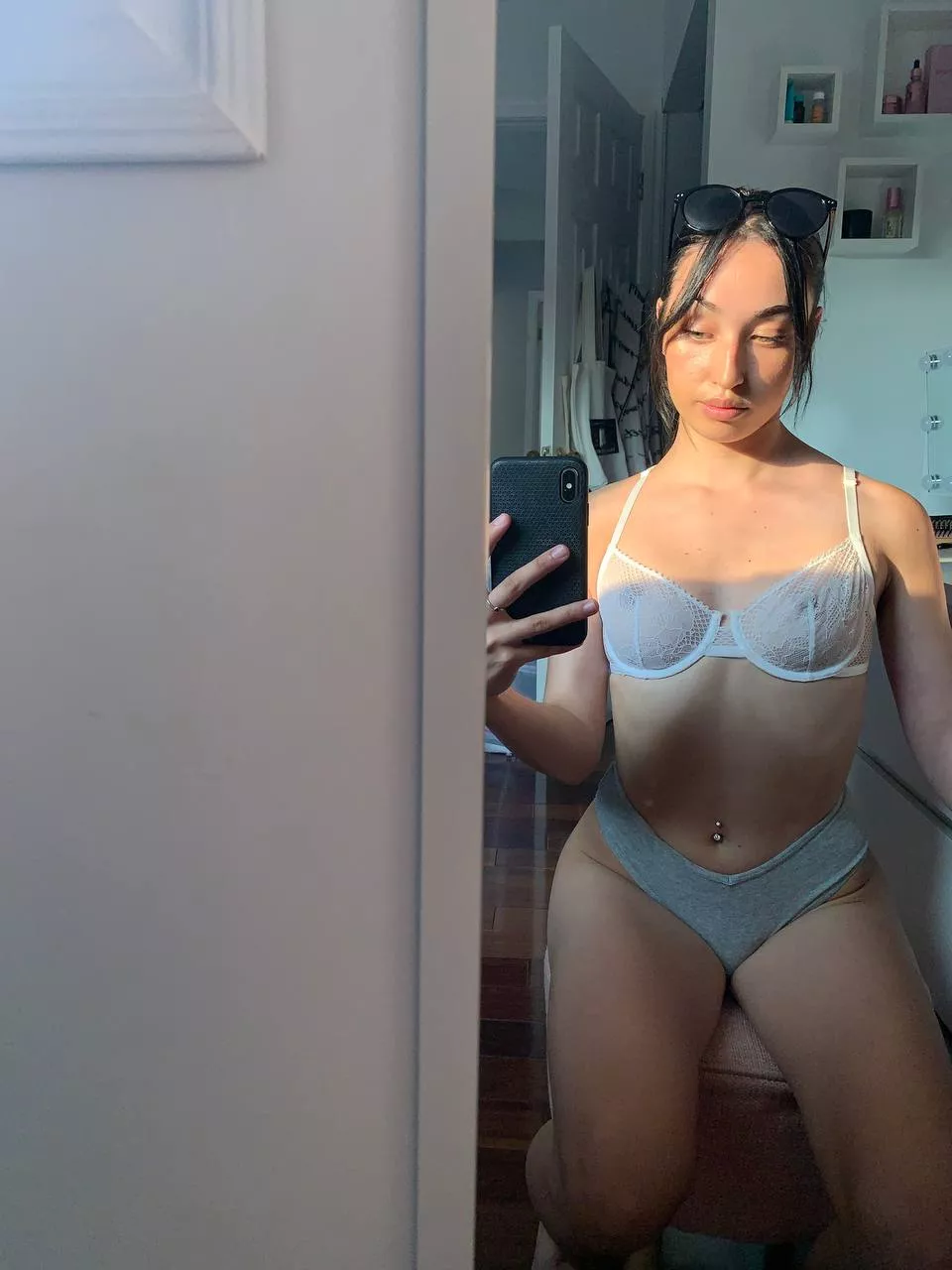 Say Hi if you'd come to my dorm after class and fuck me...