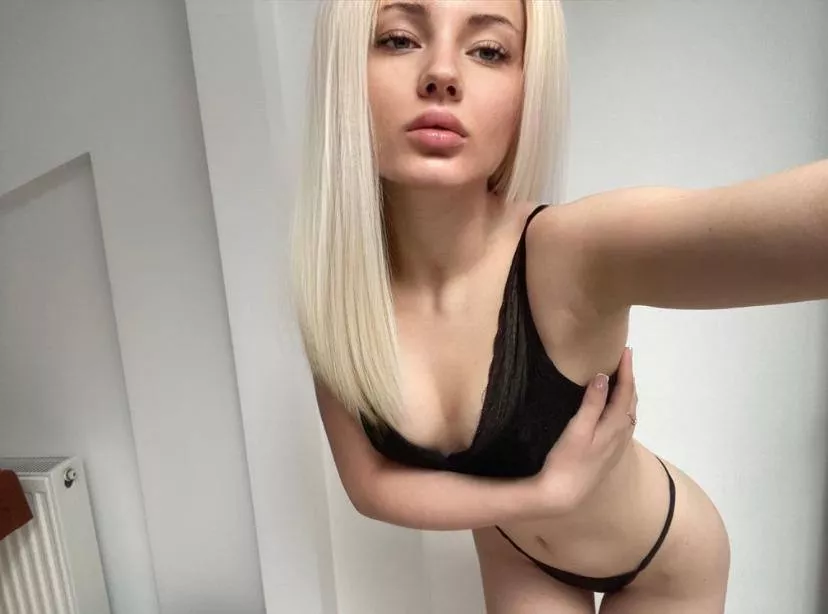 Say hi if you’d smash me