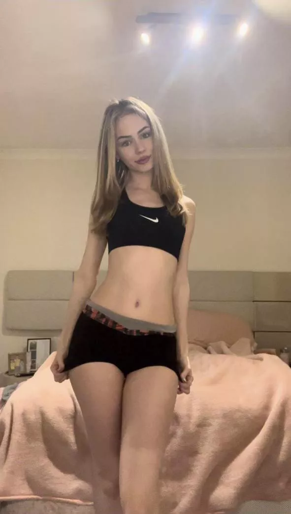 [TW] I have a thing for older men who eat tits