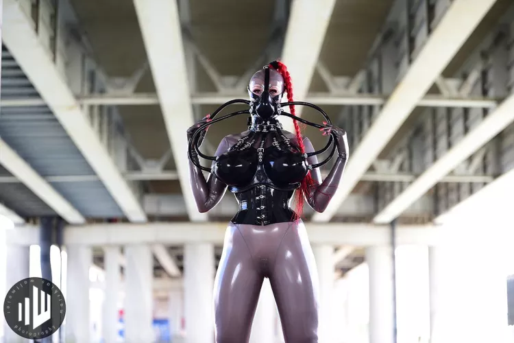 Wearing my new metallic platinum latex catsuit and matching hood for the first time. Combined with my torpedo boobs by Rubbers Finest.