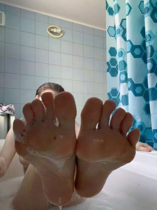 What do you prefer, finger or tounge? 💦👅