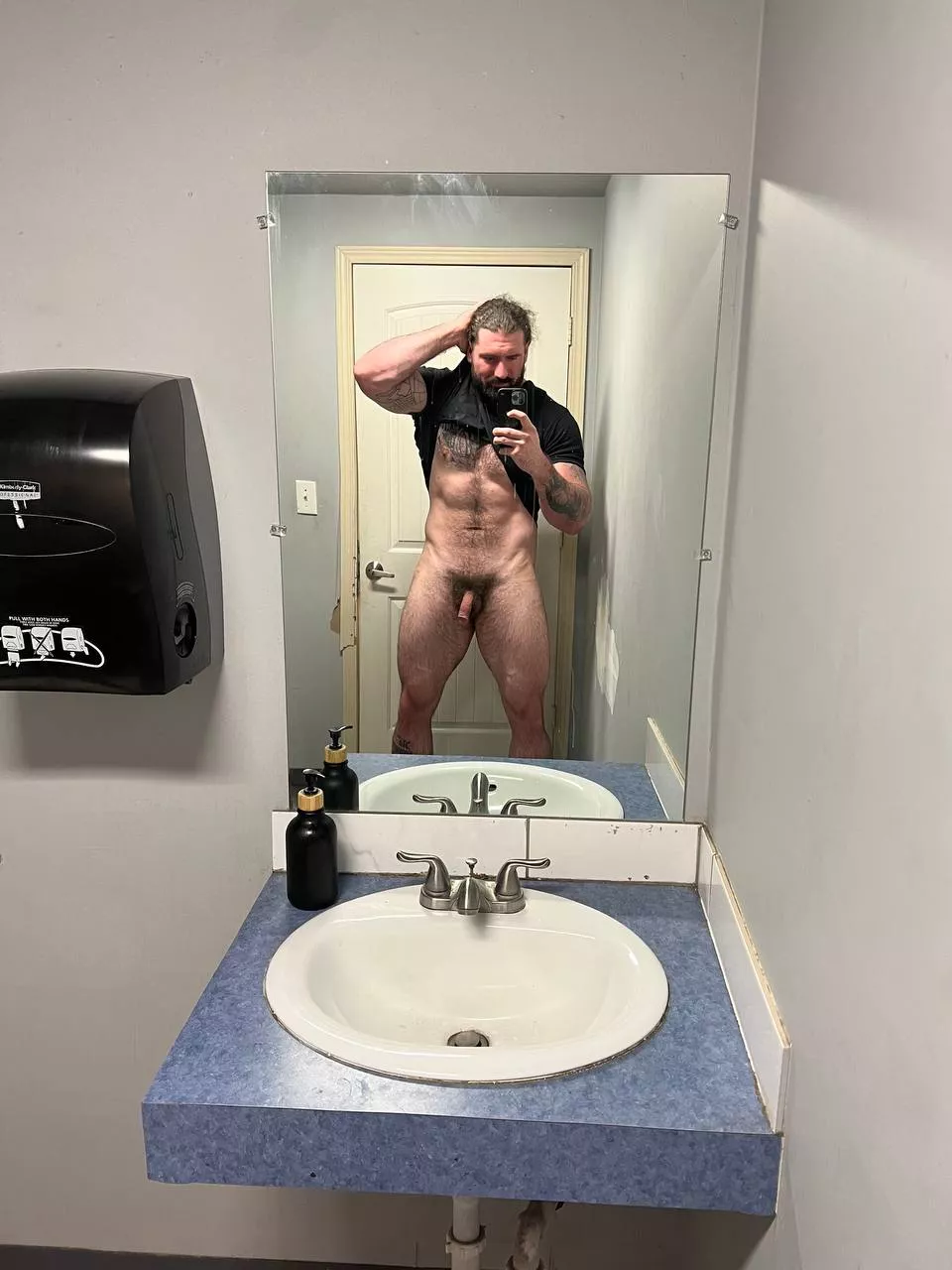 Am I hairy enough for you ?