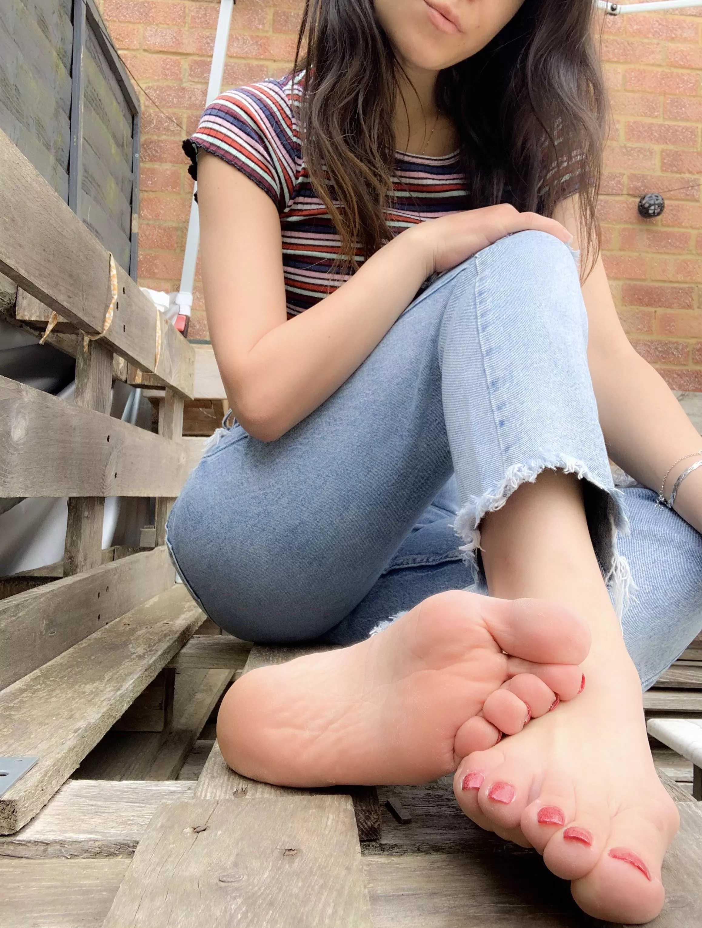 Any plans for the weekend? Apart from thinking about my feet ✨