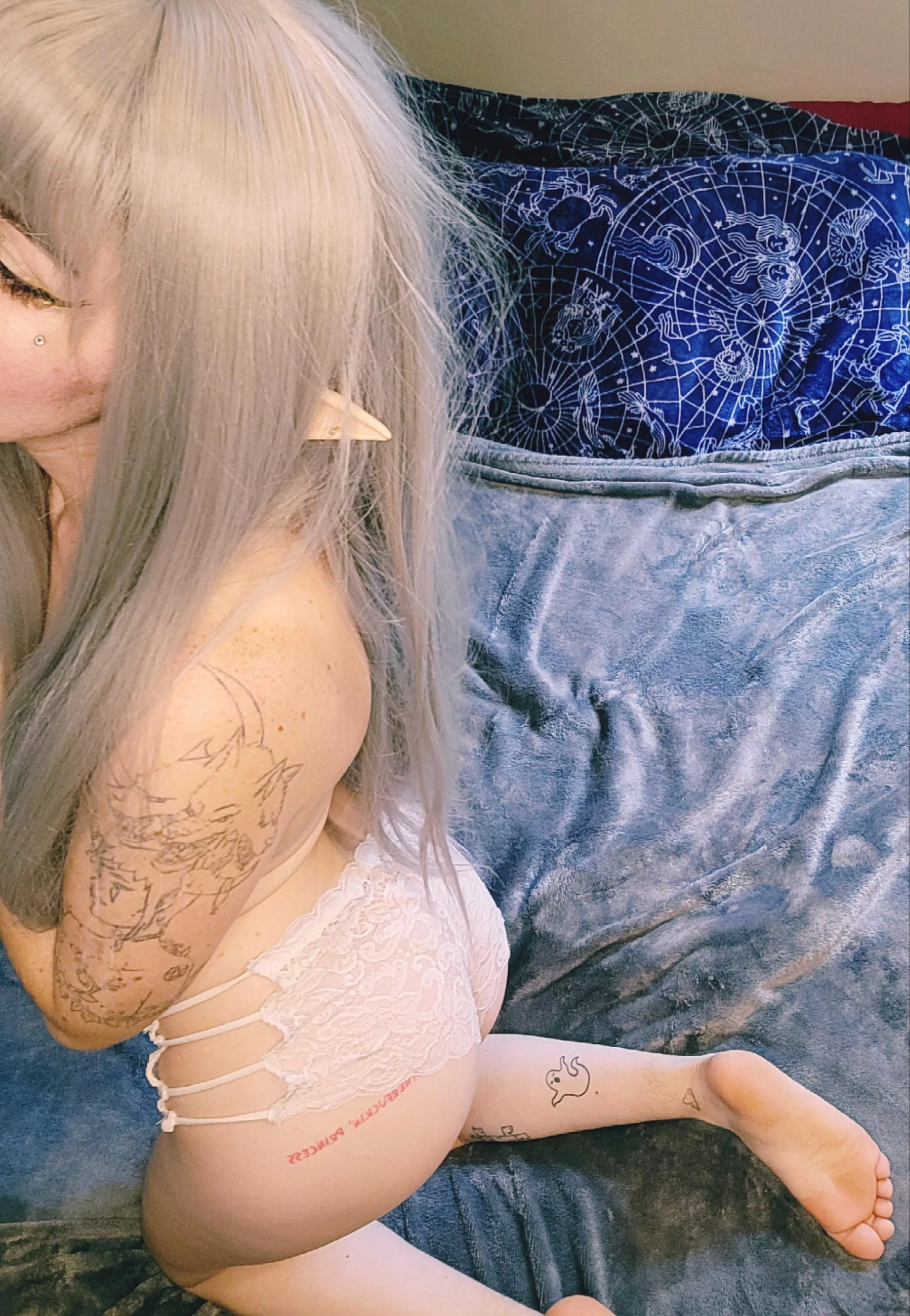 Avie Moon (@jeweledfangs) [OnlyFans]