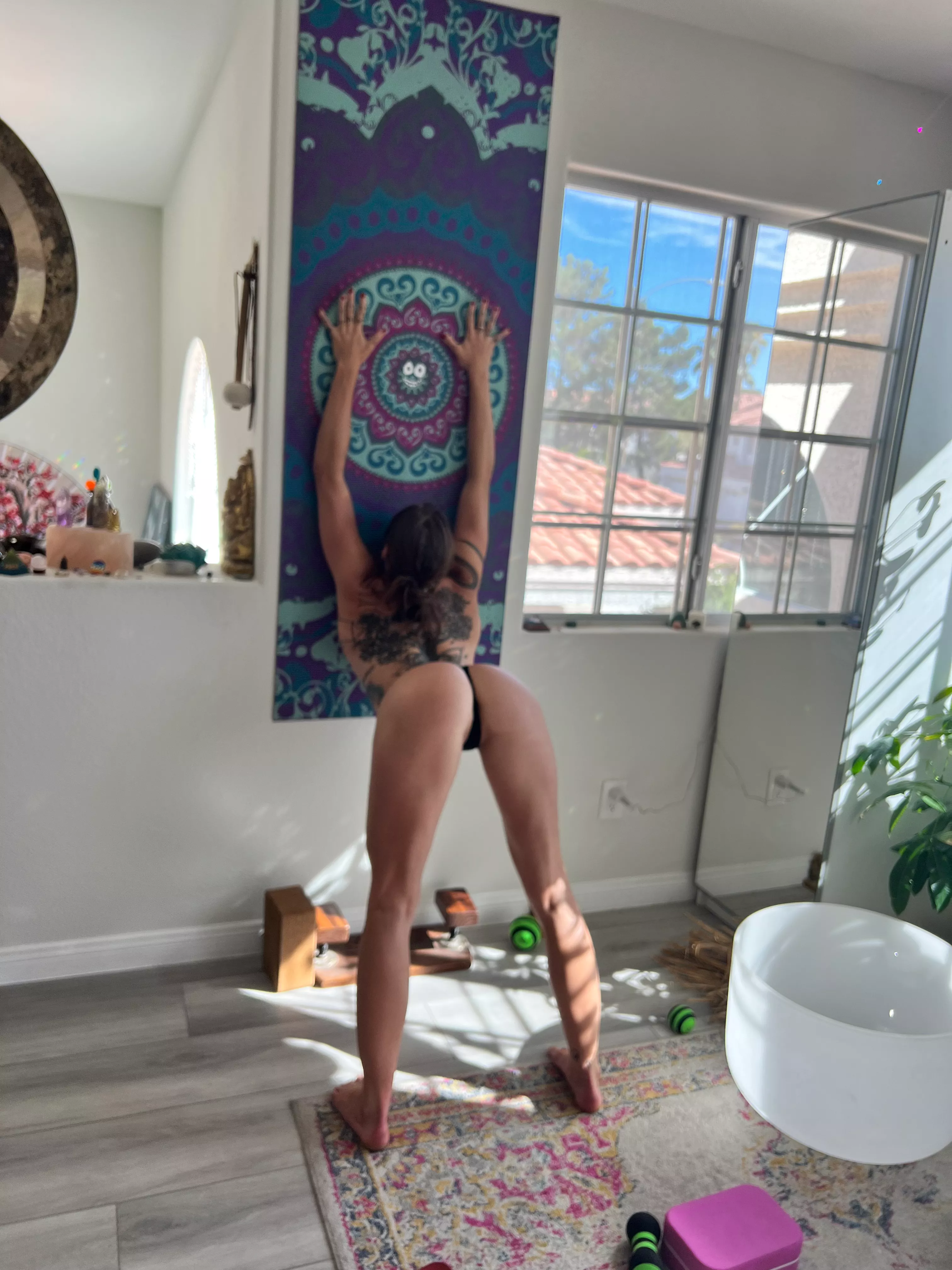 Don't look at my ass when I do yoga!