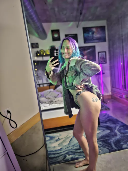 Feelin fierce with my new purple hair 😼💜 [F]19