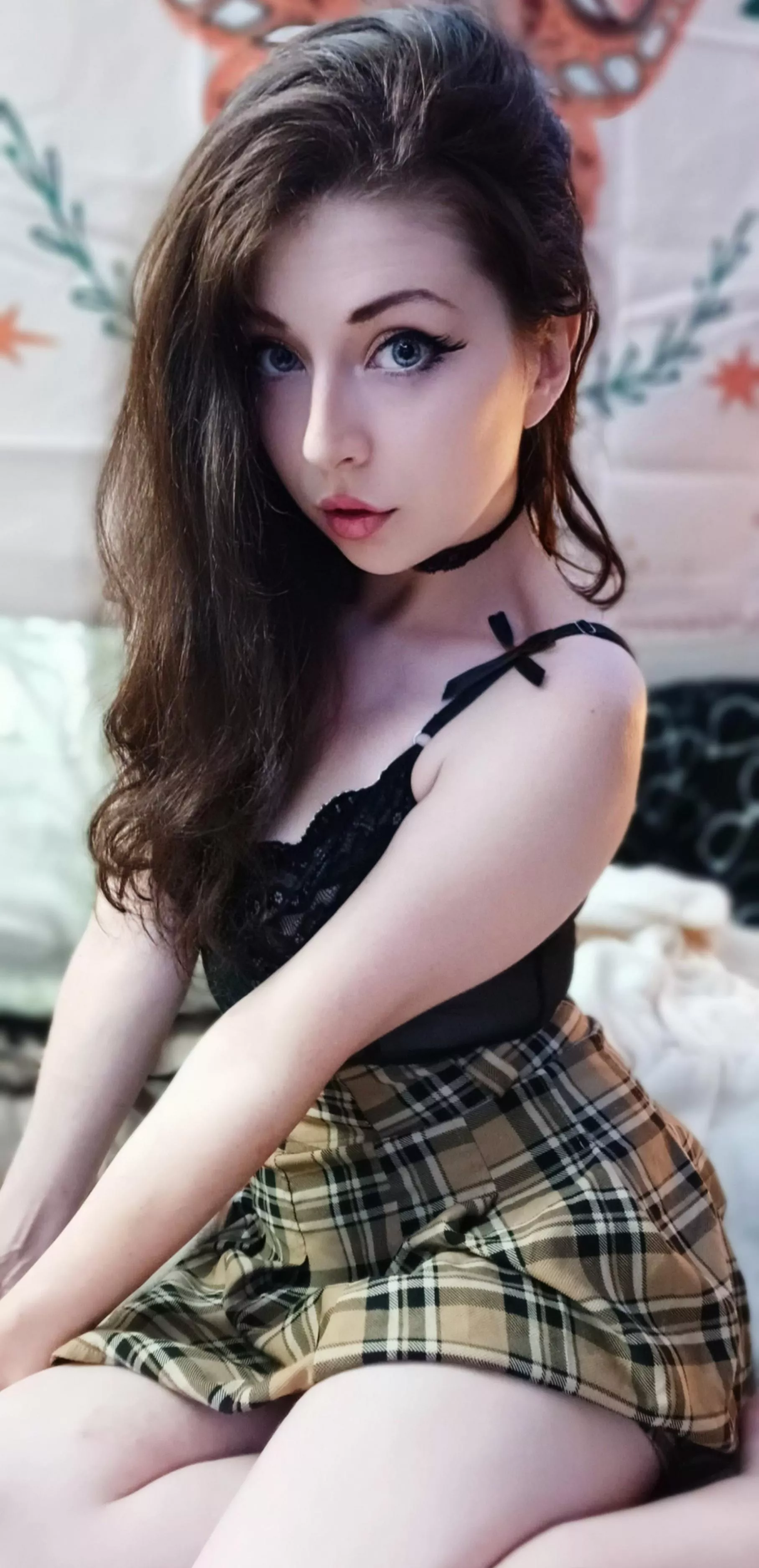 Oh nooo.. Pls don't pin me down & push me around.. I'm to little 🤭✨