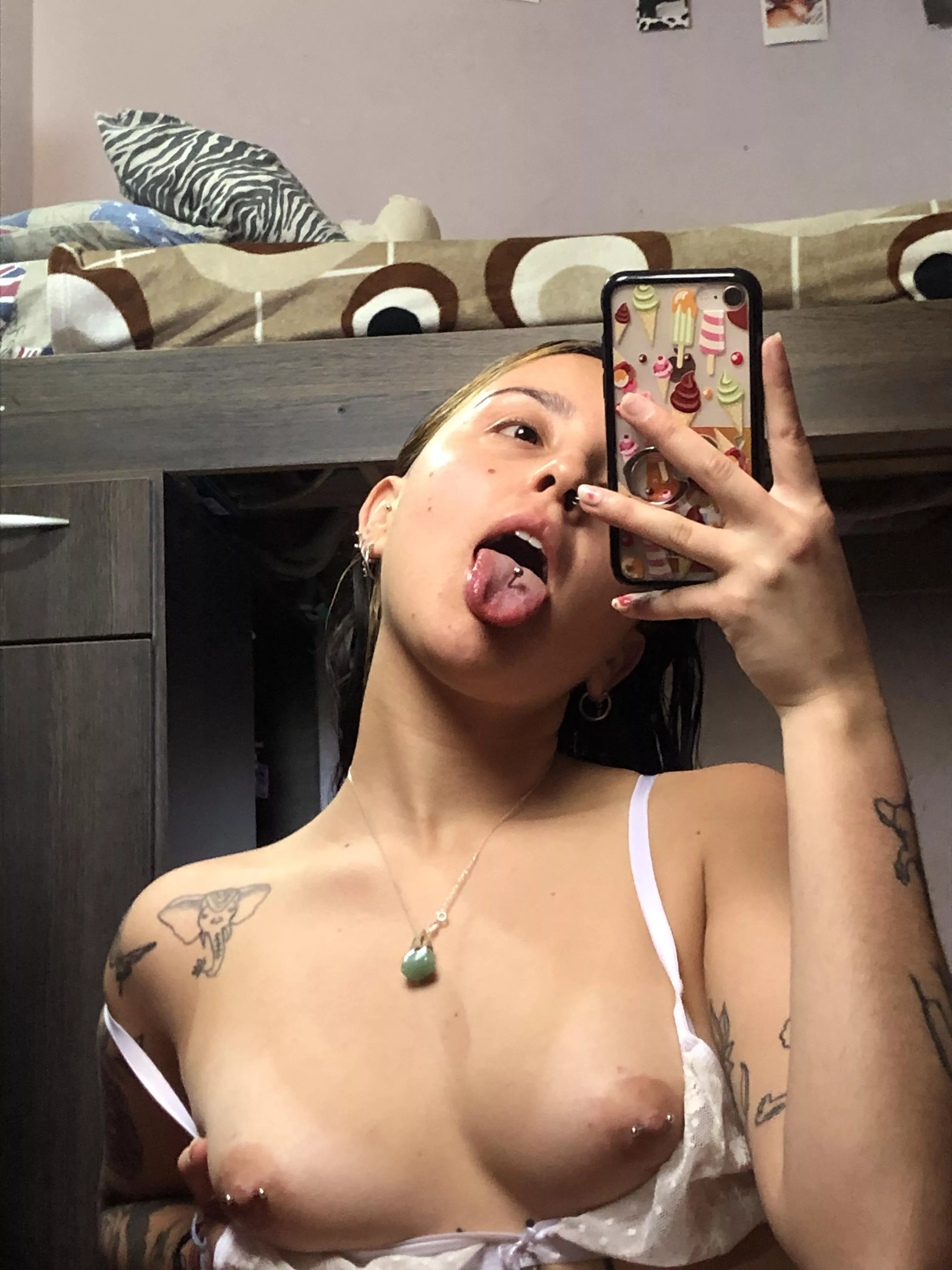 Still fuck worthy with no makeup on?