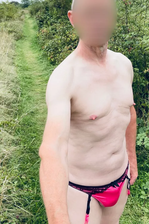 Went to the Hogs Back near Guildford today. It's a well known Surrey cruising ground.