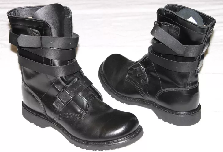 Are black tanker boots (like these) available anywhere for sub 350$?