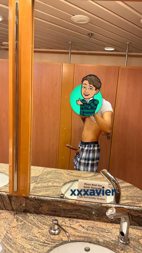 boxer gives me boners, n a hard teen cock to suck on 😈