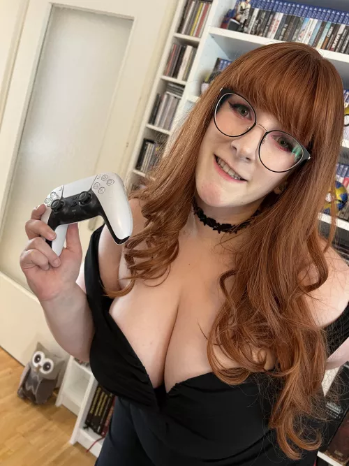 Can i distract you with a blowjob while you game?