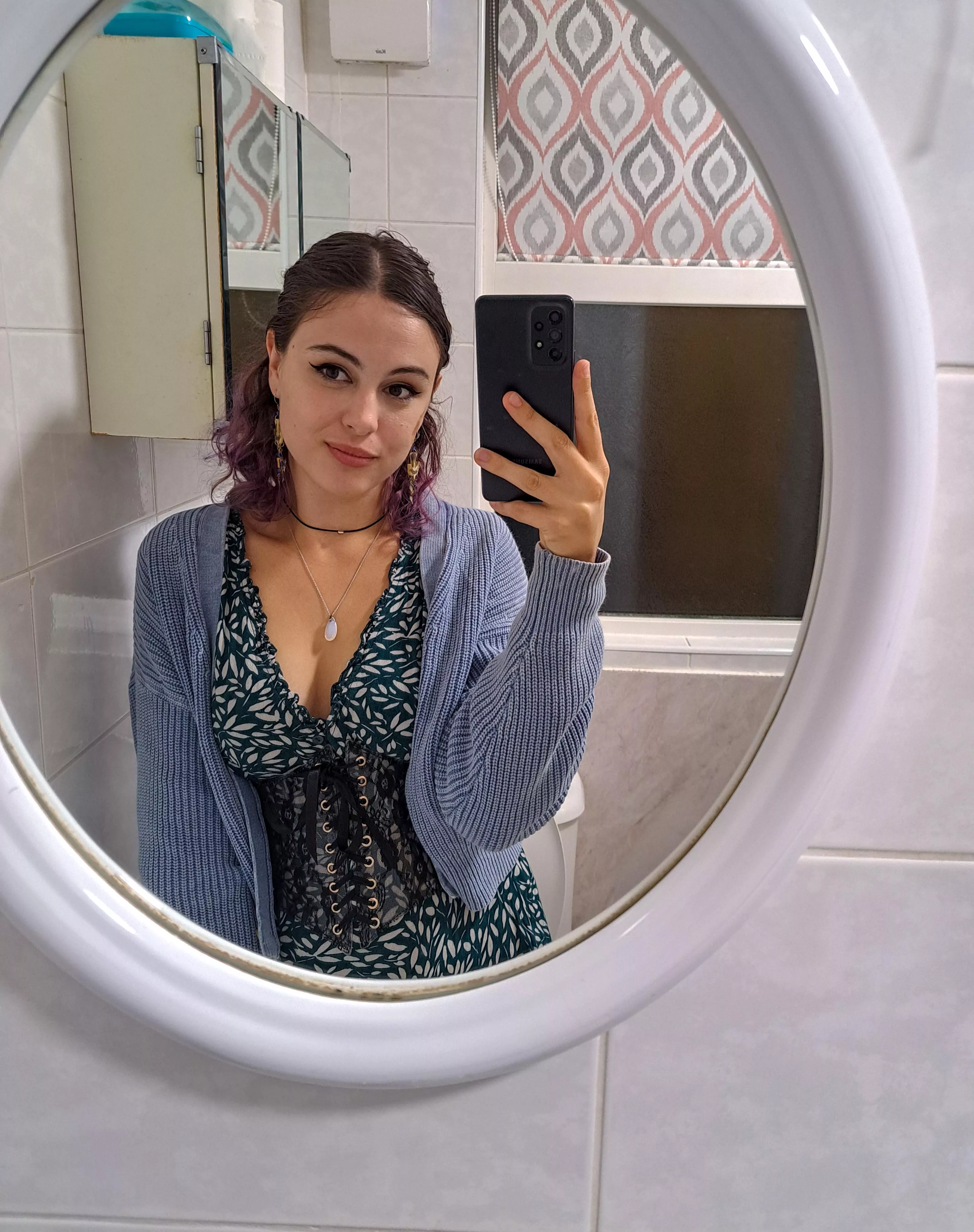 (F) Date night outfit