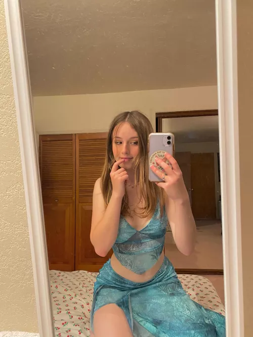 Favorite crop top these days <3