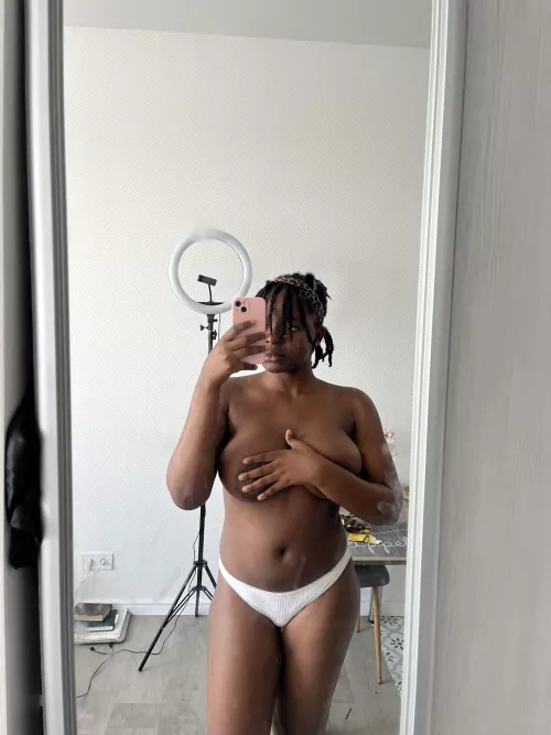 I am teasing my body like a naughty girl