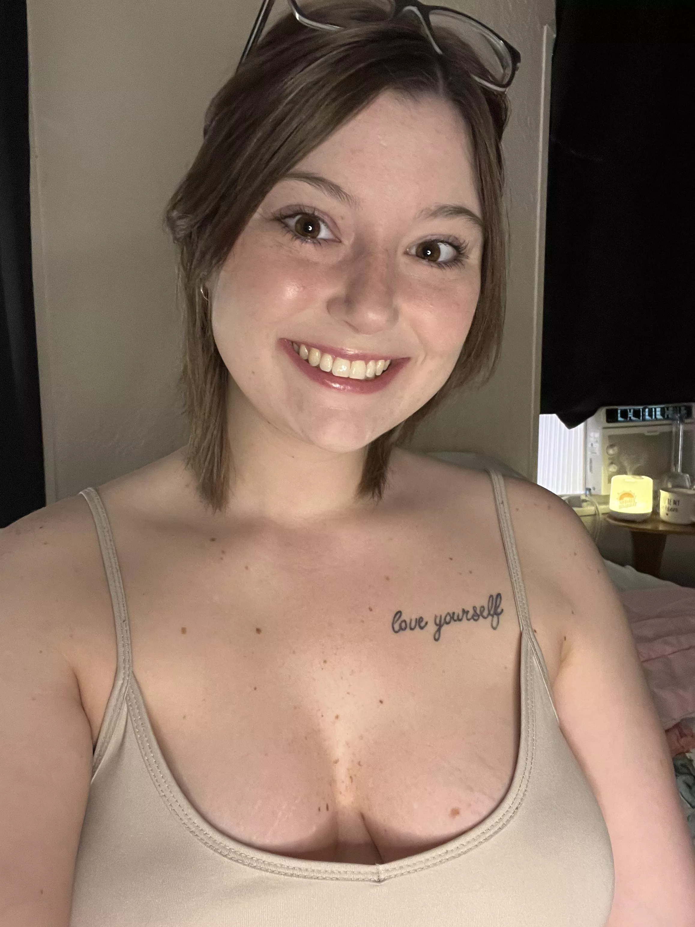 If you love someone who is always smiling & always naked, I’m your girl!