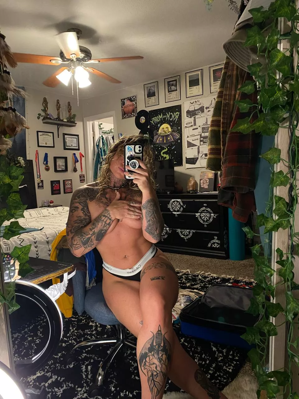 I’m only 22 but I fuck like a cougar that just got divorced